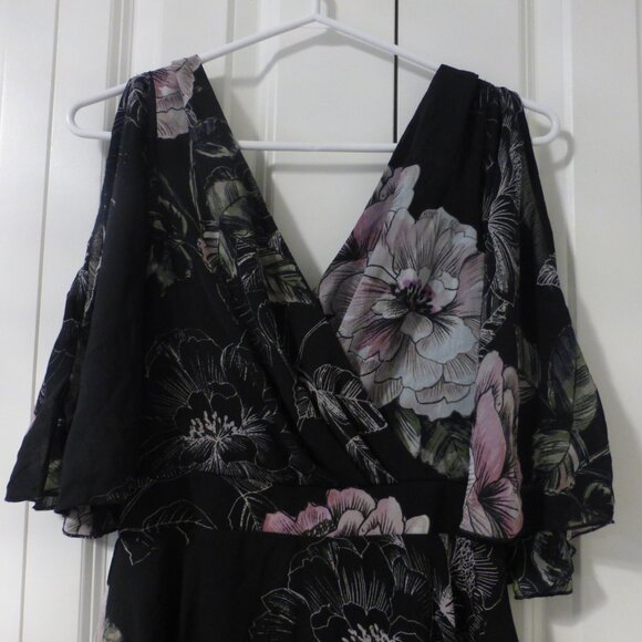 NWT LE CHATEAU black & pink floral flutter sleeve dress - Picture 7 of 15